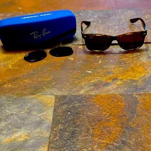 children’s Ray-Ban sunglasses 🕶